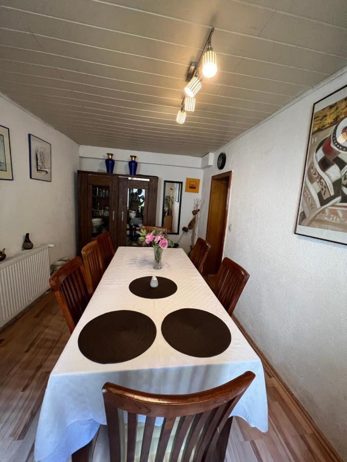 Gaestehaus Linden -Zweibettzimmer Buitenkant foto